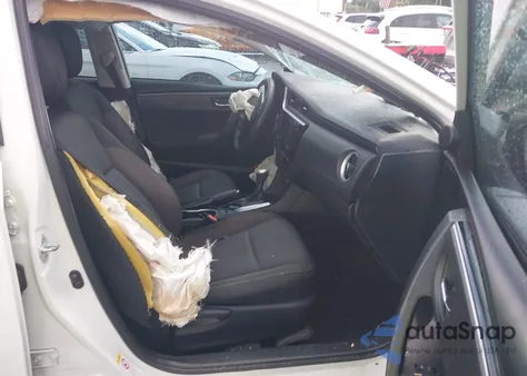 2017 Toyota Corolla Le z USA, uszkodzony, nr VIN 5YFBURHE3HP735607